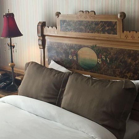The Golden Lamb Hotell Lebanon Eksteriør bilde