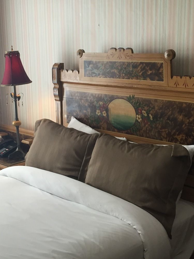 The Golden Lamb Hotell Lebanon Eksteriør bilde