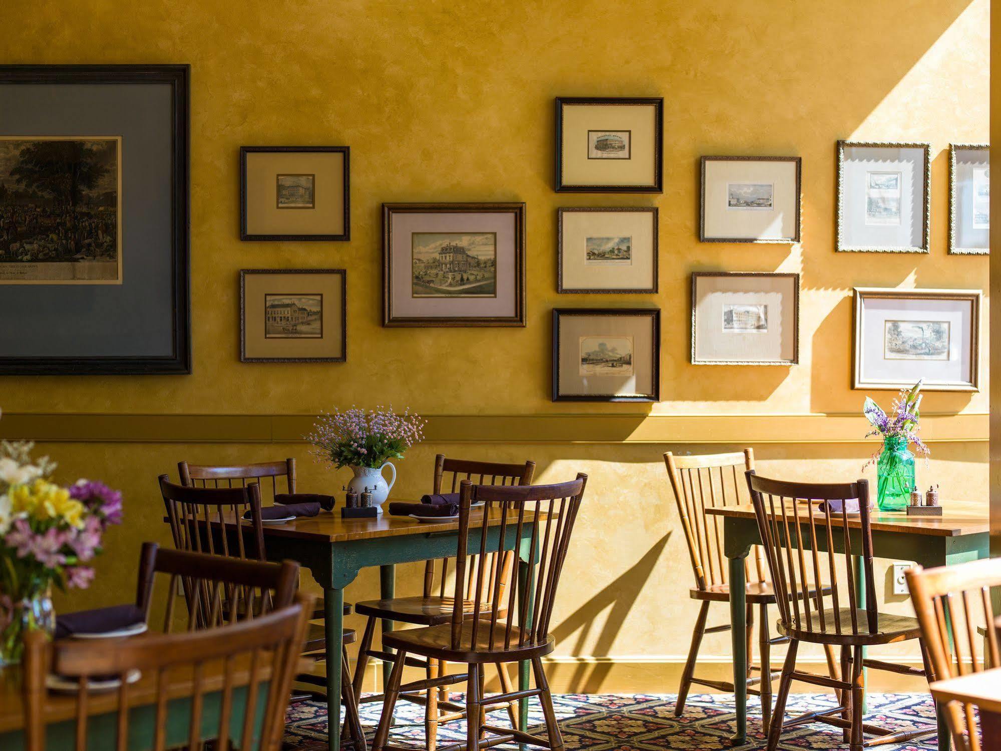 The Golden Lamb Hotell Lebanon Eksteriør bilde