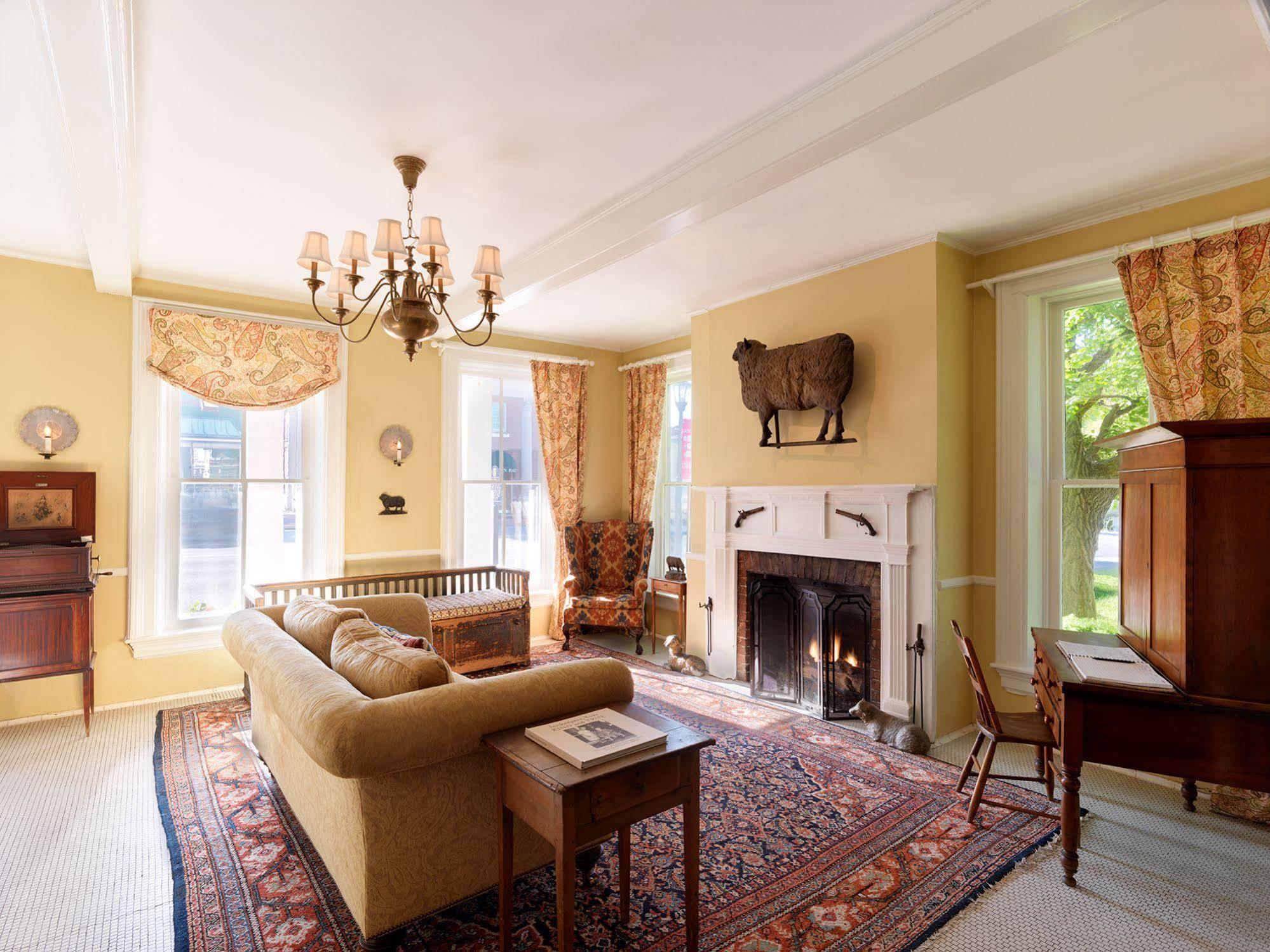 The Golden Lamb Hotell Lebanon Eksteriør bilde