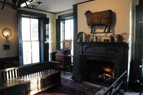 The Golden Lamb Hotell Lebanon Eksteriør bilde